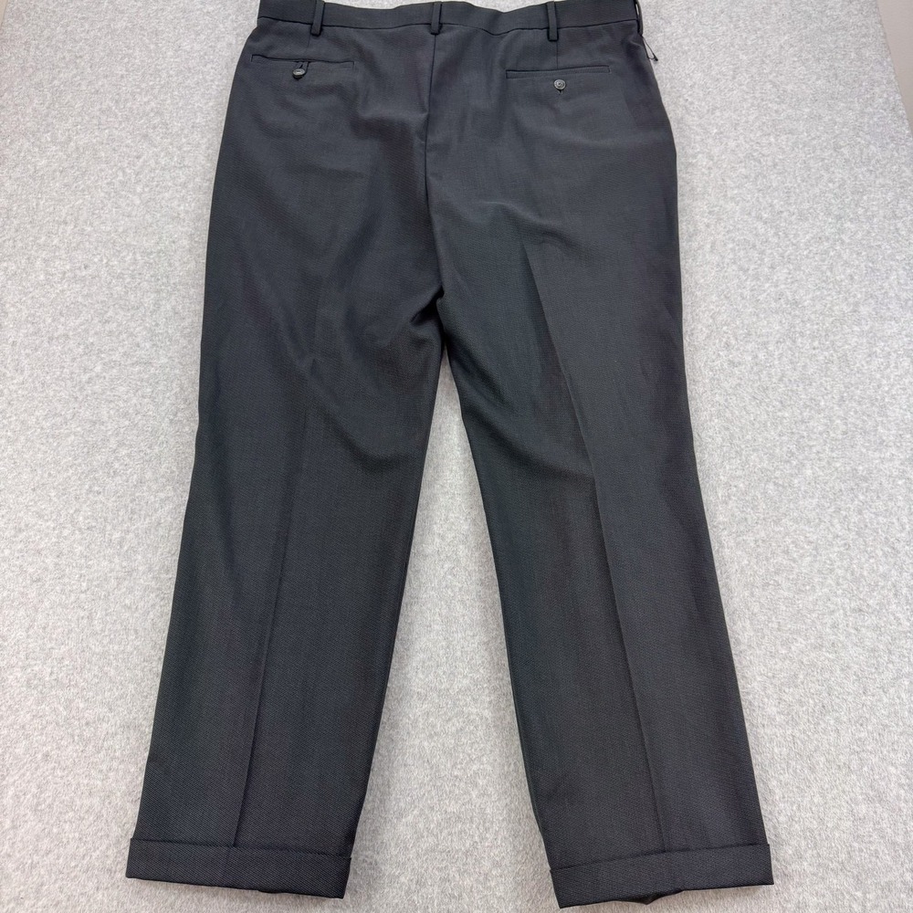Roundtree & Yorke TravelSMART Dress Pants Mens 42x30 Gray Pleated Cuffed NEW - Picture 4 of 10
